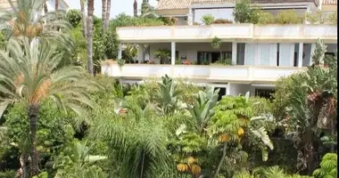 Penthouse 4 bedrooms in Marbella, Spain