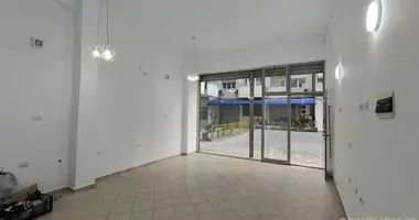 Büro 42 m² in Tirana, Albanien