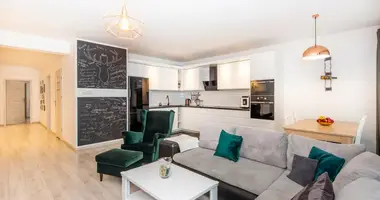 Mieszkanie 4 pokoi w Poznań, Polska