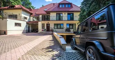 House 10 rooms in Jozefow, Poland