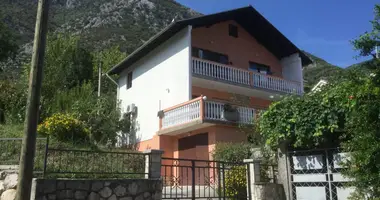 5 bedroom house in Prcanj, Montenegro