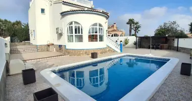 5 bedroom house in Urbanizacion Dona Pepa, Spain