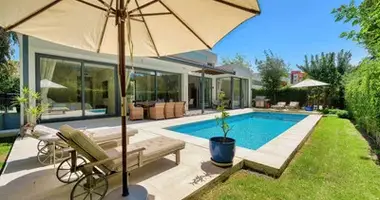4 bedroom house in Estepona, Spain