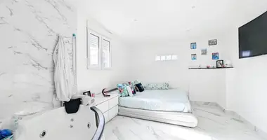 Apartamento 3 habitaciones en Torrevieja, Španjolska