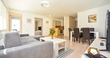 🏡 Deluxe Two-Bedroom Apartment – Budva City Center 🌊 dans Budva, Monténégro
