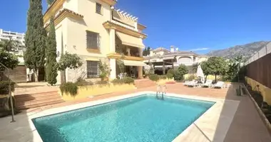 Haus 5 Schlafzimmer in Dos Hermanas, Spanien