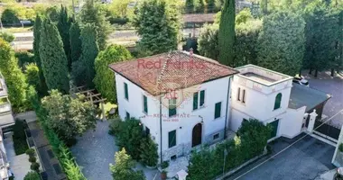 Вилла 5 комнат в Desenzano del Garda, Италия