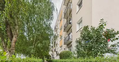 Mieszkanie 3 pokoi w Warszawa, Polska