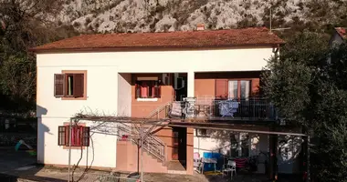 Haus 10 zimmer in Dobrota, Montenegro