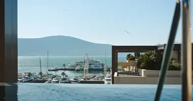 Mieszkanie 3 pokoi w Tivat, Czarnogóra