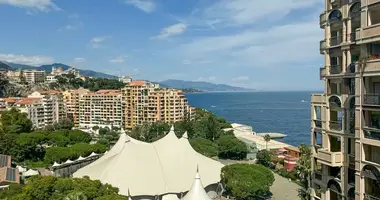 Квартира 4 спальни в Монако