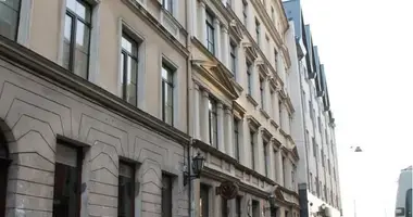 Доходный дом 2 483 м² в Рига, Латвия
