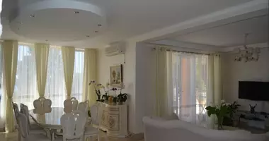 Villa Houses and villas 8 bedrooms in barskaya-r-ra, Montenegro