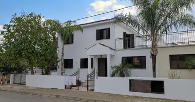 Dom 3 pokoi w Nikozja, Cypr