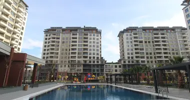 Duplex 4 chambres dans Beylikduzu, Turquie
