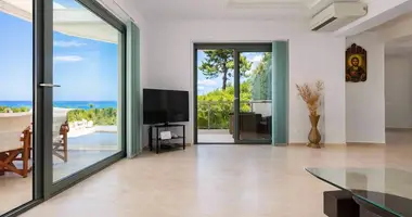 Villa 6 rooms in Pefkochori, Greece