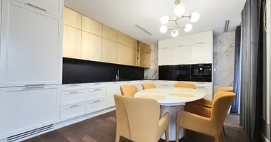 Квартира 4 комнаты в Познань, Польша