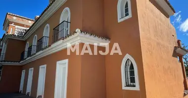 Commercial property 1 150 m² in Estepona, Spain