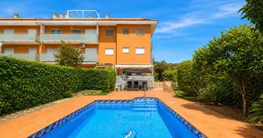 4 bedroom apartment in Pineda de Mar, Spain