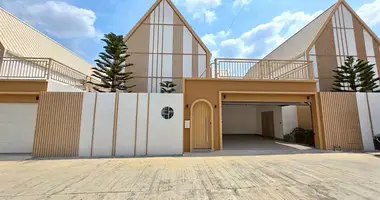 Дом 3 спальни в Huai Yai, Таиланд