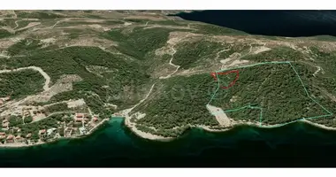 Plot of land in Opcina Sutivan, Croatia