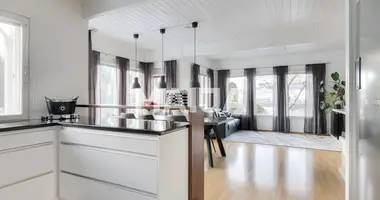 Дом в Helsinki sub region, Финляндия