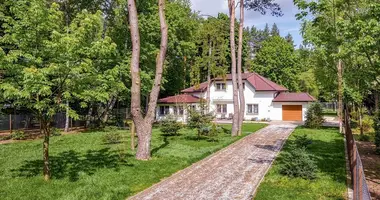 Дом в Варшава, Польша