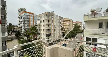 Wohnung 4 zimmer in Muratpasa, Türkei