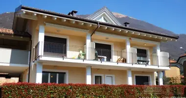2 bedrooms in Lenno, Italy
