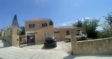 5 bedroom house in Chloraka, Cyprus