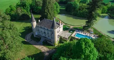 Castle 10 bedrooms in , France