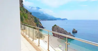 Penthouse 4 bedrooms in Rafailovici, Montenegro