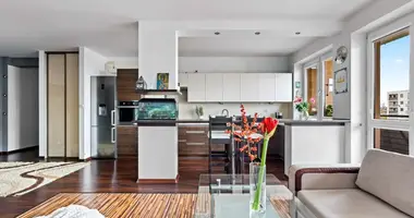 Mieszkanie 5 pokojów w Warszawa, Polska