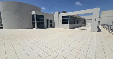 Oficina 600 m² en Demos Agiou Athanasiou, Chipre
