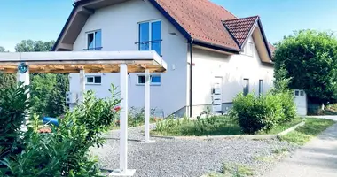 Villa 6 bedrooms in Dragosi, Slovenia
