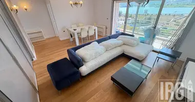 3 bedroom apartment in Tirana Municipality, Albania