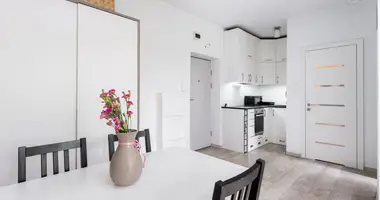 Квартира 2 комнаты в Варшава, Польша