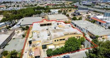 Warehouse 2 850 m² in Strovolos, Cyprus