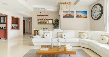 Appartement 3 chambres dans Doubaï, Émirats arabes unis