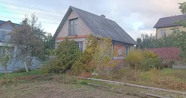 Dom w Papiarnianski sielski Saviet, Białoruś