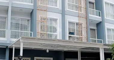 Dom 4 pokoi w Sangkat Krang Thnong, Kambodża