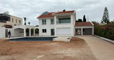 Villa de tres dormitorios en Peyia, Chipre