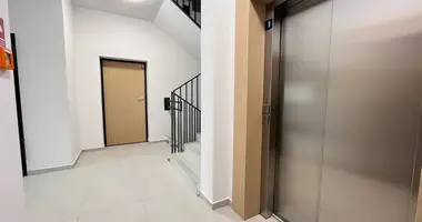 Mieszkanie 2 pokoi w Warszawa, Polska