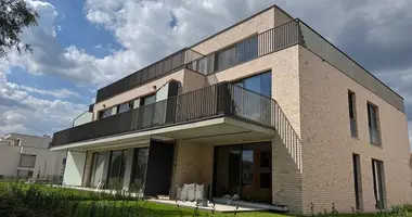 Квартира 4 комнаты в Варшава, Польша