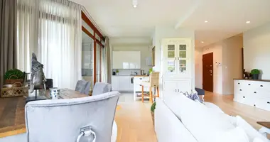 Квартира 3 комнаты в Варшава, Польша