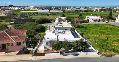 Villa 6 bedrooms in Deryneia, Cyprus