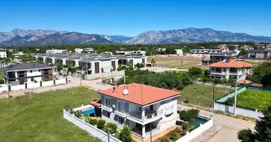 Villa 4 chambres dans Dosemealti, Turquie