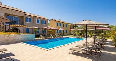Hotel 800 m² w Grad Porec, Chorwacja