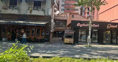 Tienda 60 m² en Tirana Municipality, Albania