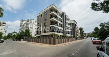 3 bedroom apartment in Muratpasa, Turkey